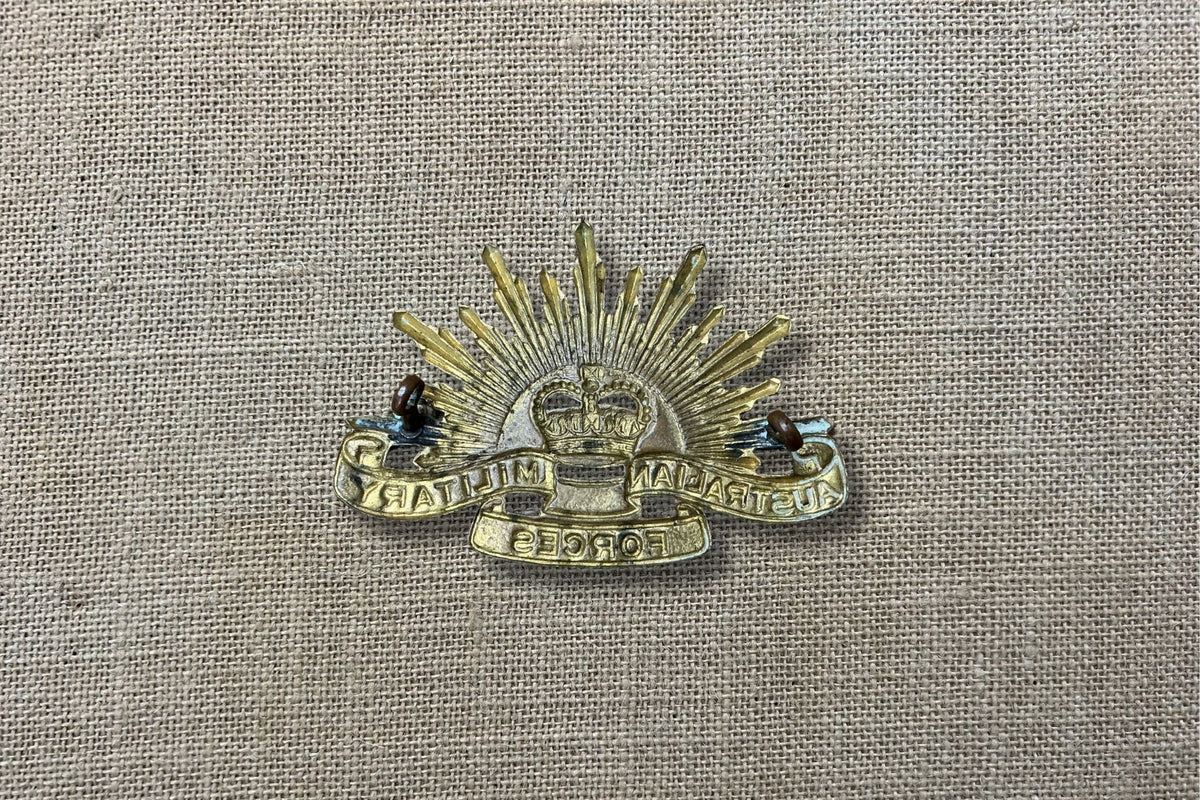 Original Australian Military Forces Rising Sun Hat Badge, photo 2