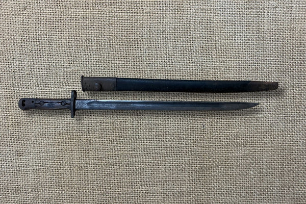Original Pattern 1907 .303 SMLE Rifle Bayonet & Scabbard