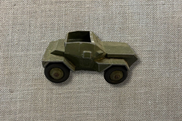 Scout Car Dinky Toys #673