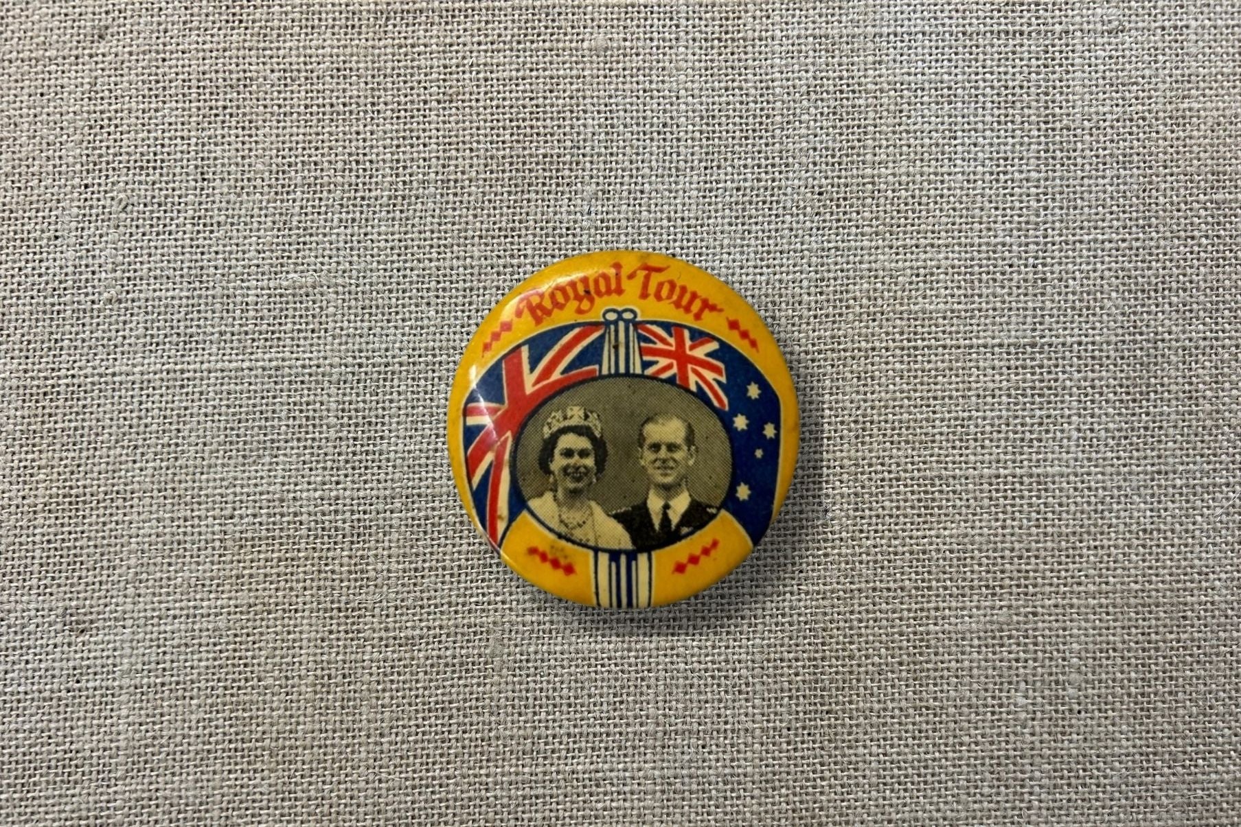 Tour Button Royal Tour Button Pin - Collectors Armoury