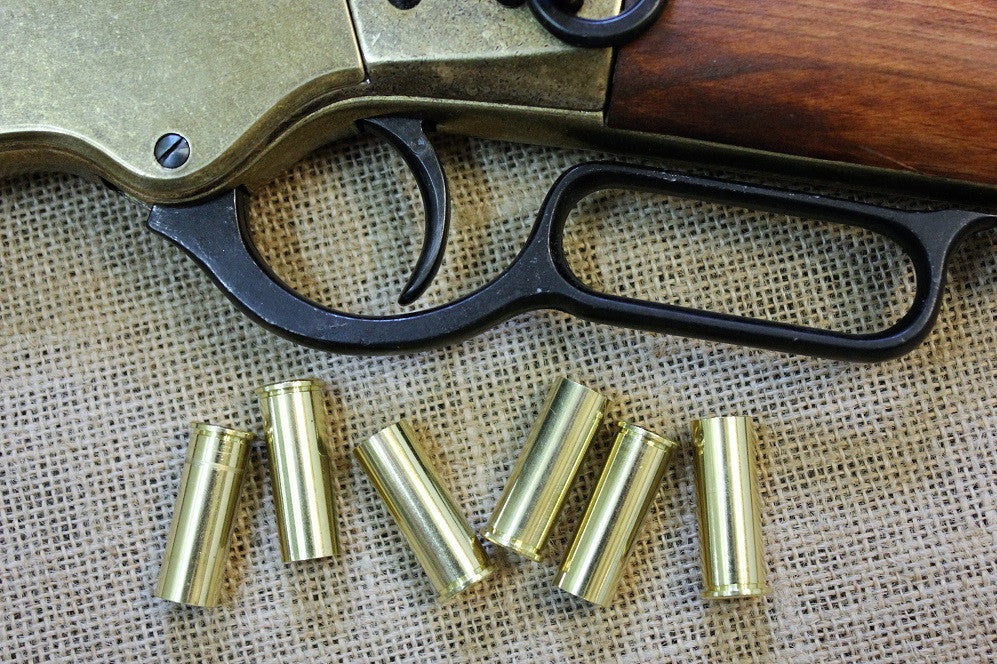Winchester 1866 'Yellow Boy' Carbine Replica, lever and dummy rounds