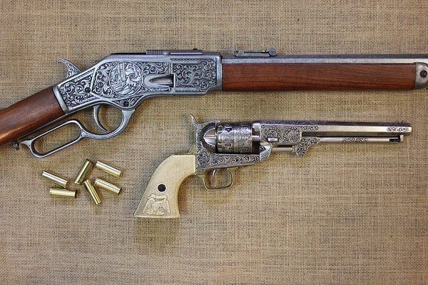 Winchester 1873 Carbine Replica, Engraved (Silver-Grey), with an engraved Colt Navy replica and dummy rounds