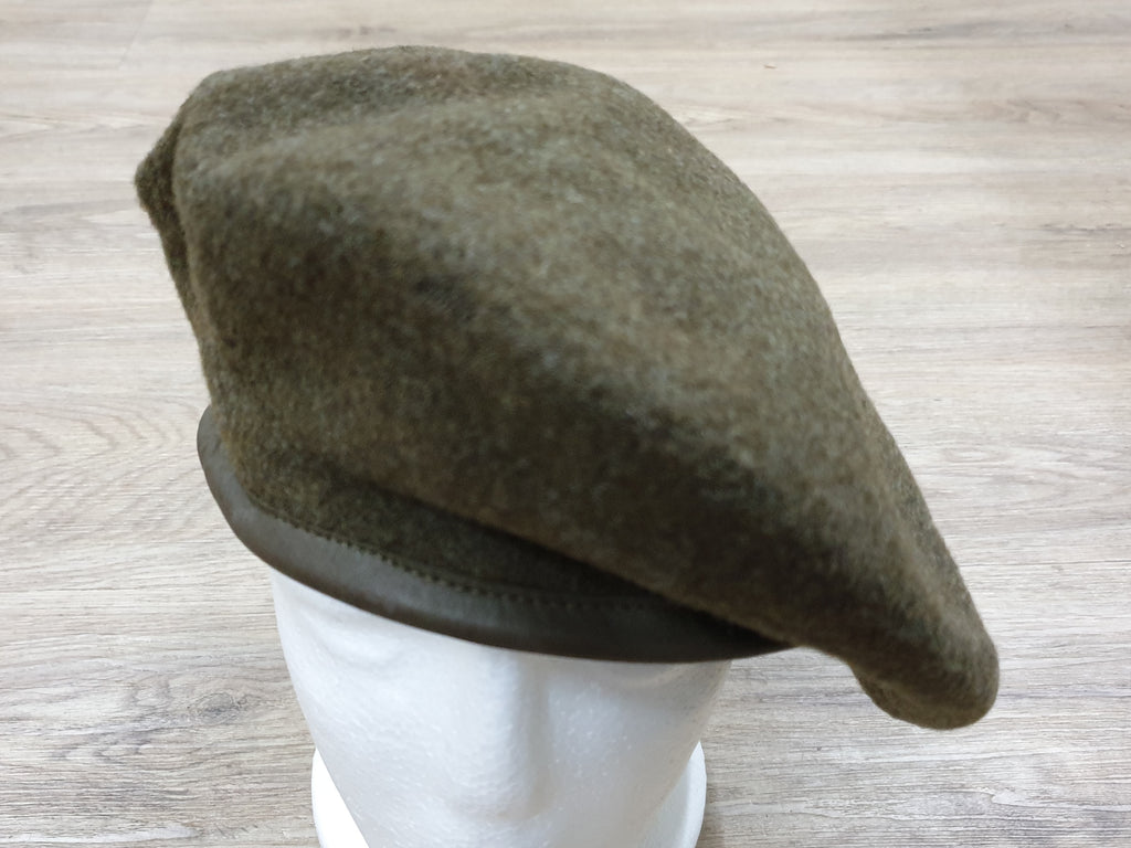 Beret Canada 1945 Marked