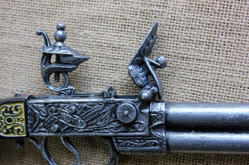 London Double-Barrel Flintlock Boxlock Pistol Replica, box-lock detail