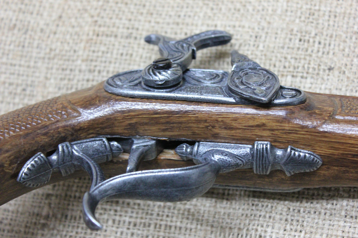 Paris Percussion Pistol Replica, lock and trigger guard detail